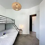 Seashell - Luxurious Renovated Gas Station Дом отдыха Коксейде