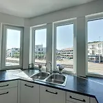 Seashell - Luxurious Renovated Gas Station Дом отдыха *