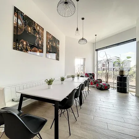 Seashell - Luxurious Renovated Gas Station קוקסיידה