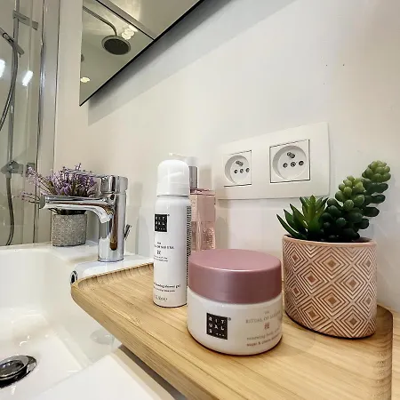 Seashell - Luxurious Renovated Gas Station Vakantiehuis