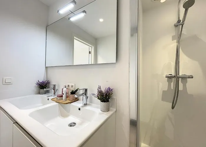 Seashell - Luxurious Renovated Gas Station Holiday home *